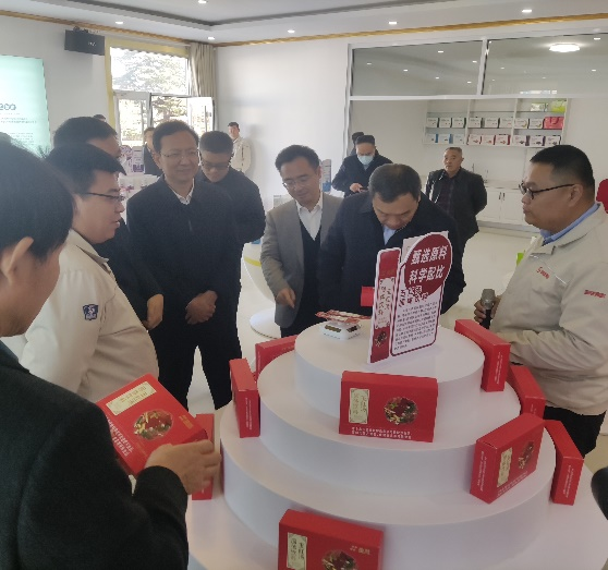 市政協領導視察食品安全工作